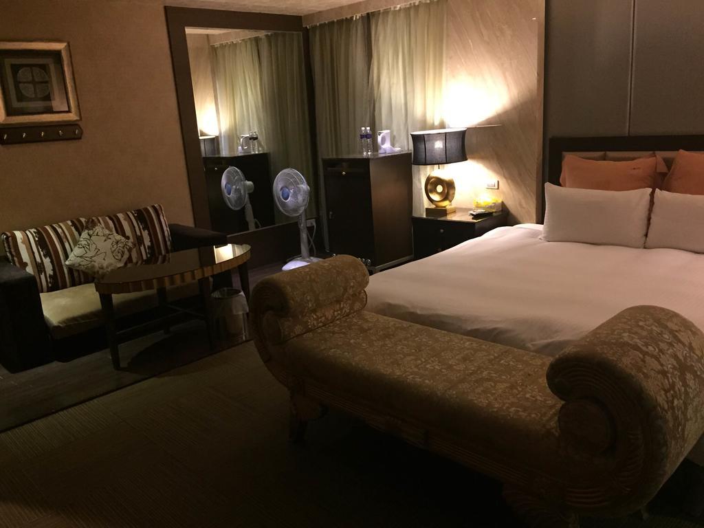Crystal Business Motel Hsinchu Dış mekan fotoğraf