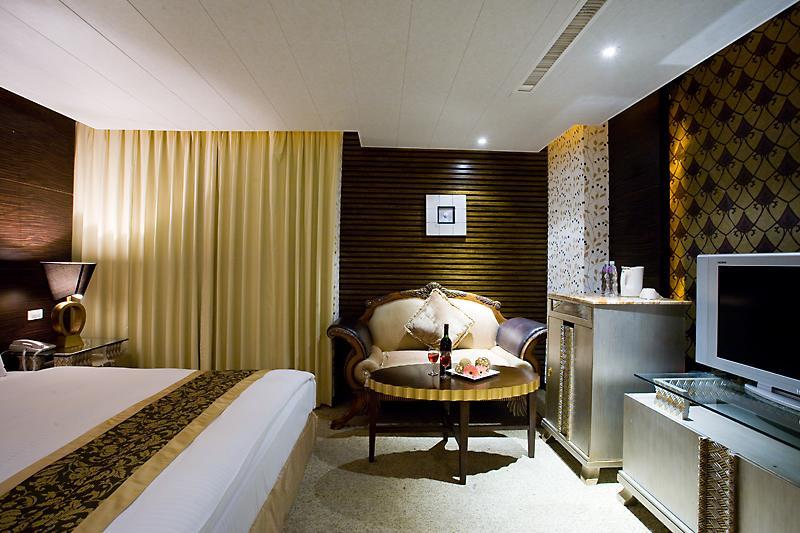 Crystal Business Motel Hsinchu Dış mekan fotoğraf