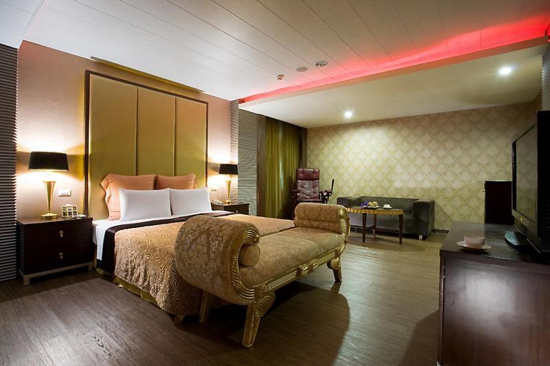 Crystal Business Motel Hsinchu Dış mekan fotoğraf